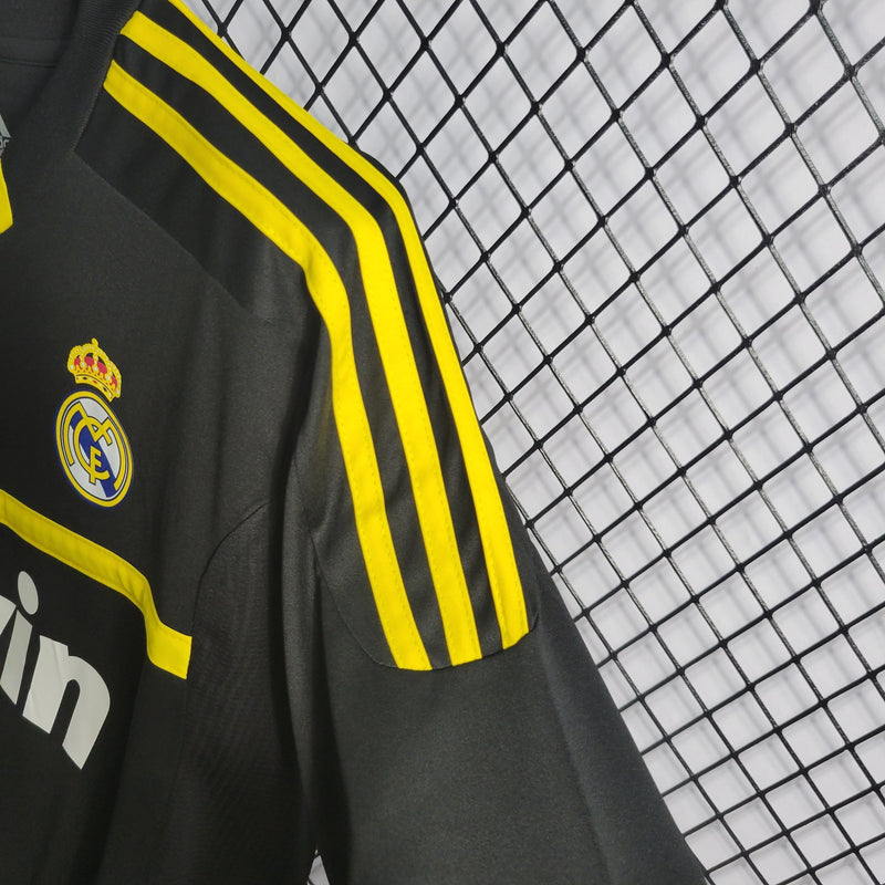 Real Madrid Goalkeeper Shirt Black 11/12 - Retro Version