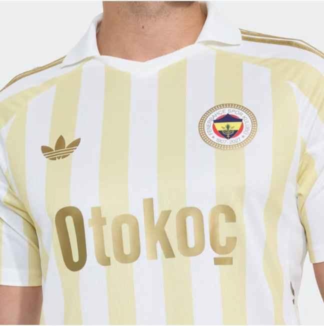 Fenerbahce 26/27 Away Player Jersey - crest and Otokoc sponsor detail