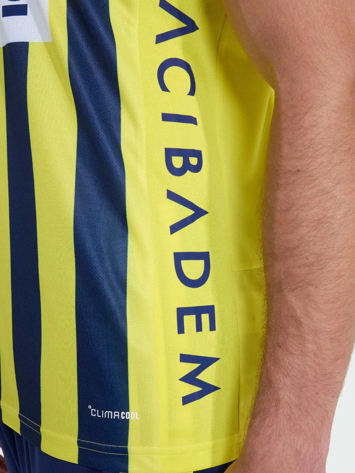 Fenerbahce 26/27 Home Jersey - Acibadem side sponsor detail