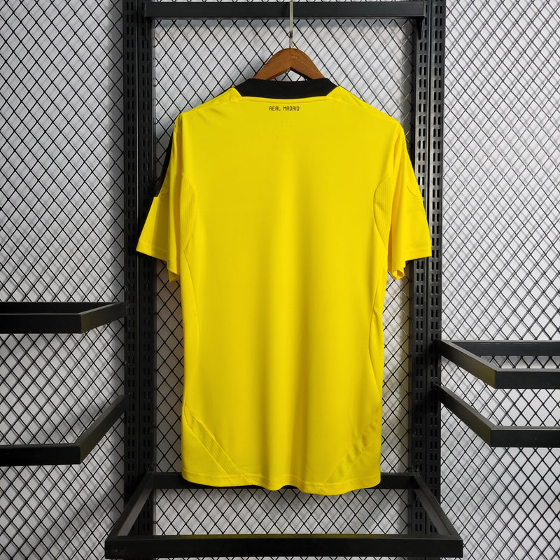 Real Madrid Goalkeeper Shirt Yellow 11/12 - Retro Version