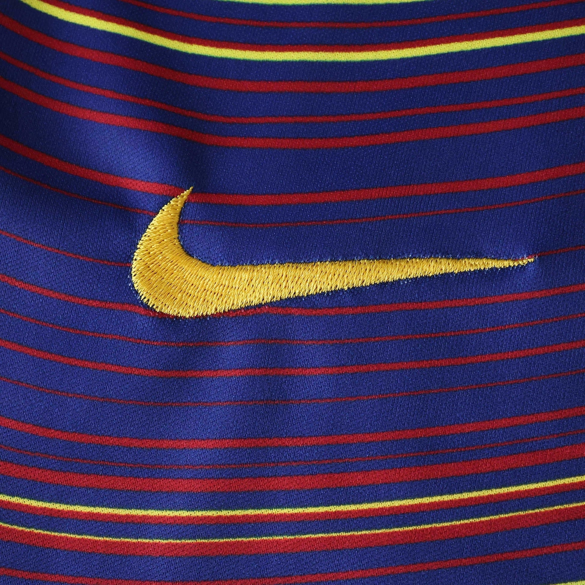 Barcelona 25/26 Pre Match Third Navy Jersey - crest detail