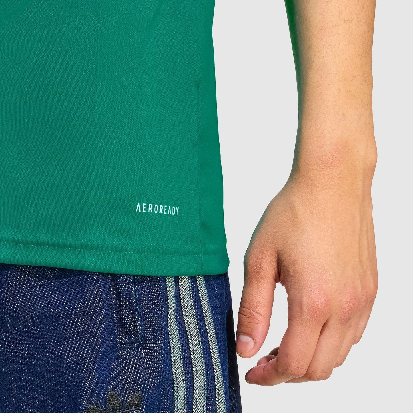 Liverpool 25/26 Third Jersey - Aeroready hem detail