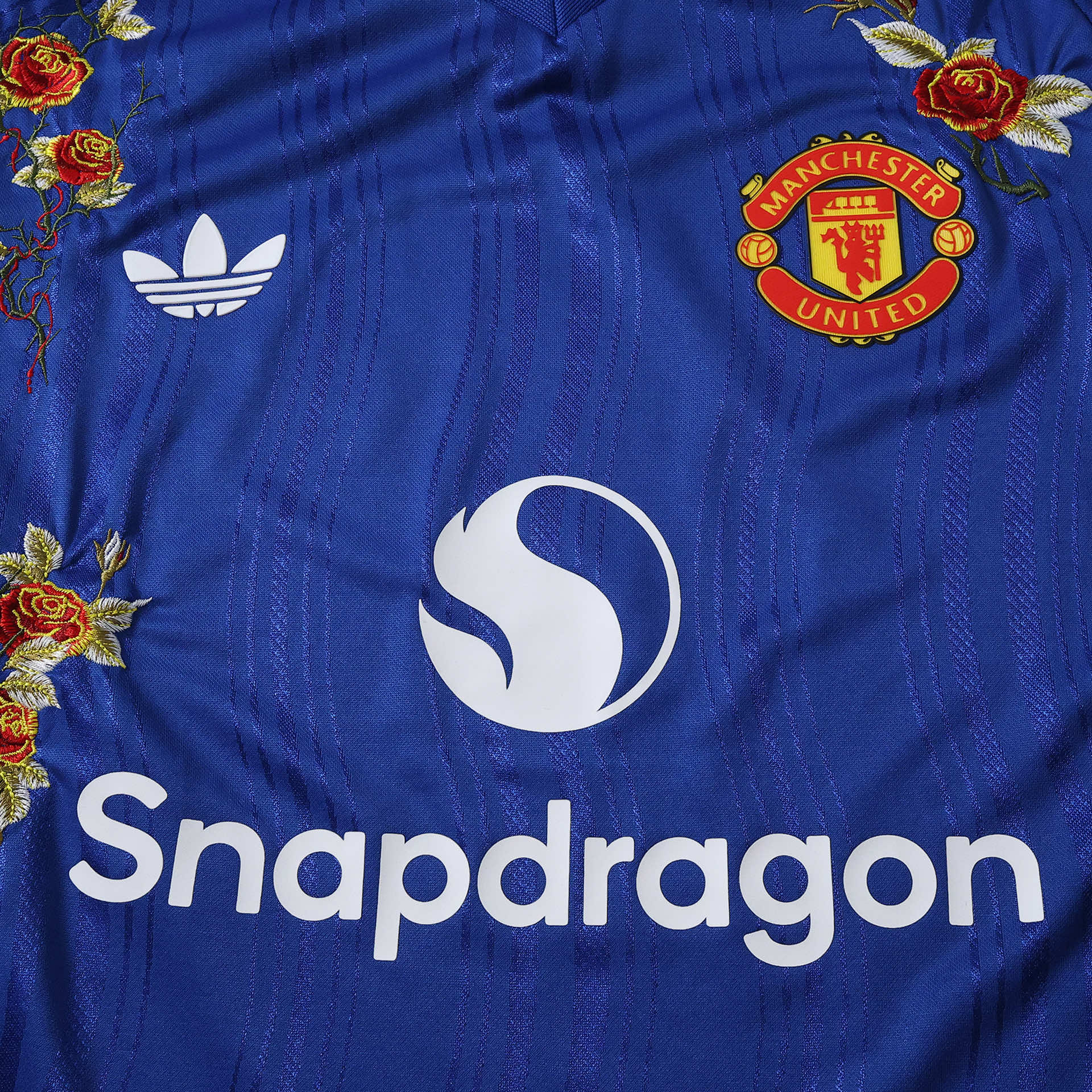 Manchester United 26/27 Away Embroidered Player Jersey - chest and sponsor detail