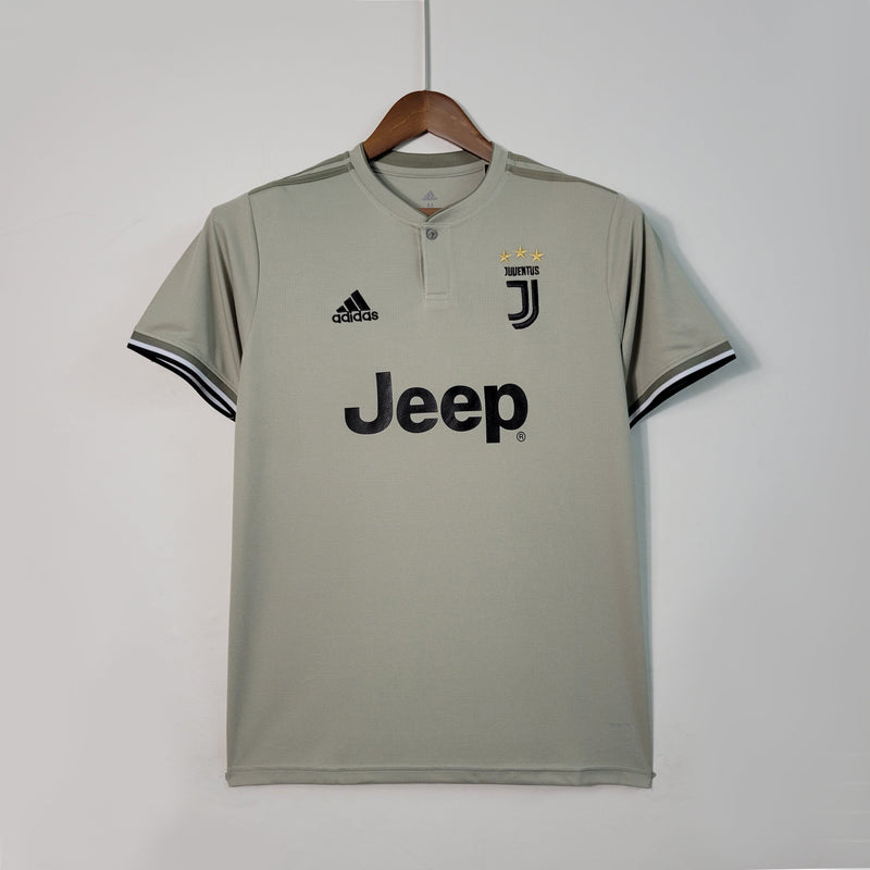 Imagem do produto Camisa Juventus Reserva 18/19 - Versão Retro com entrega para brasileiros no Reino Unido