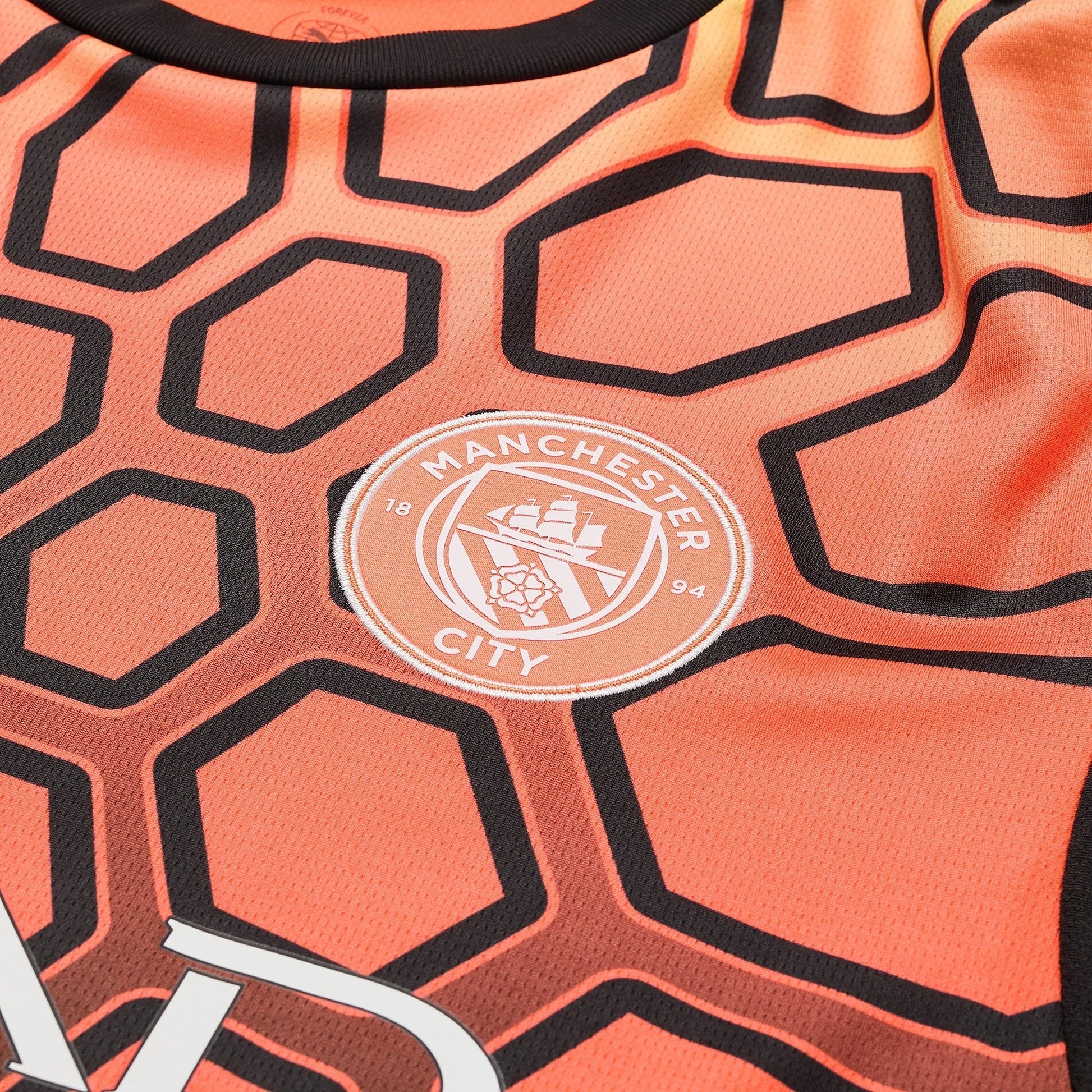 Manchester City 26/27 Goalkeeper Orange Jersey - crest detail