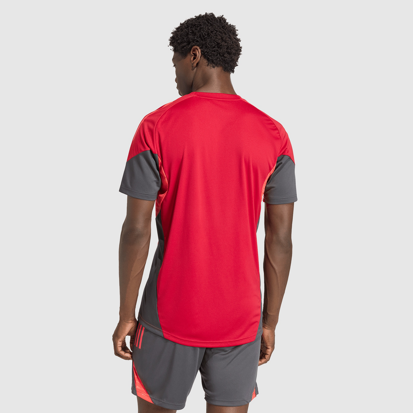 Liverpool 25/26 Training Jersey Red - worn by model back