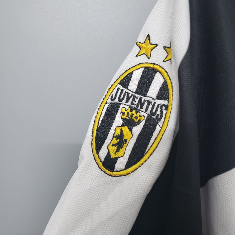 Juventus Home Shirt 97/98 - Retro Version