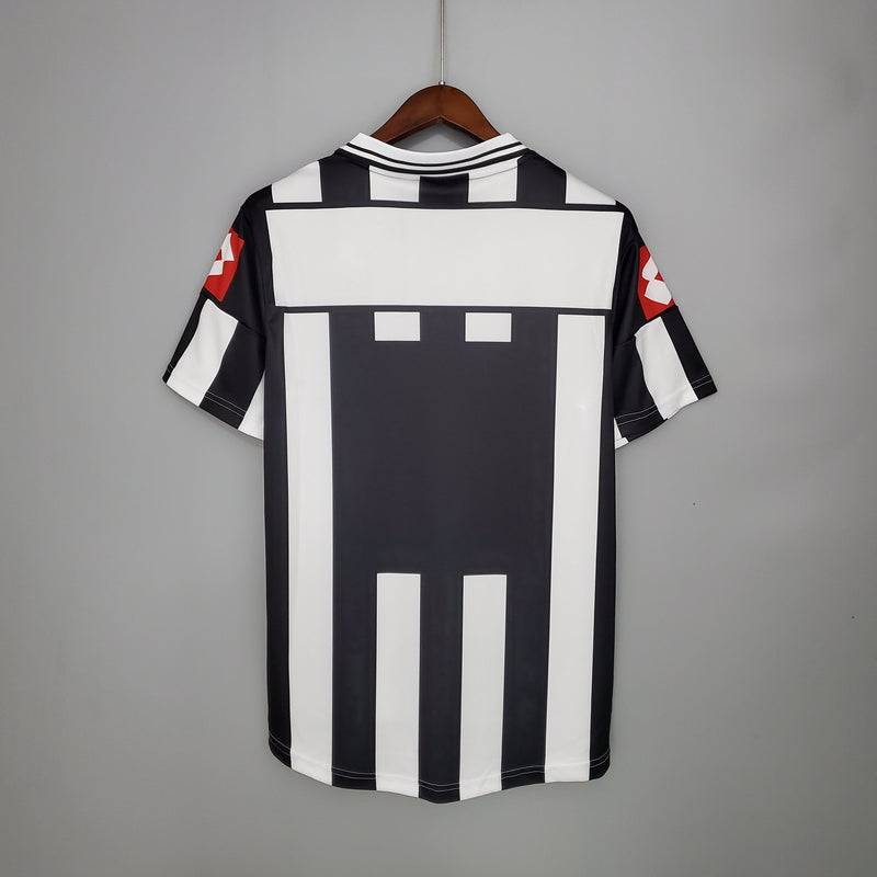 Juventus Home Shirt 01/02 - Retro Version