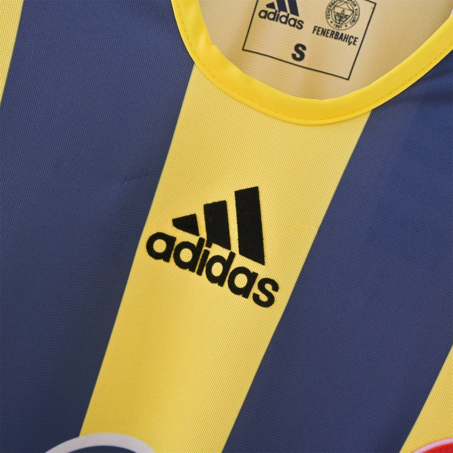Fenerbahce 05/06 Home Retro Jersey - adidas chest logo detail
