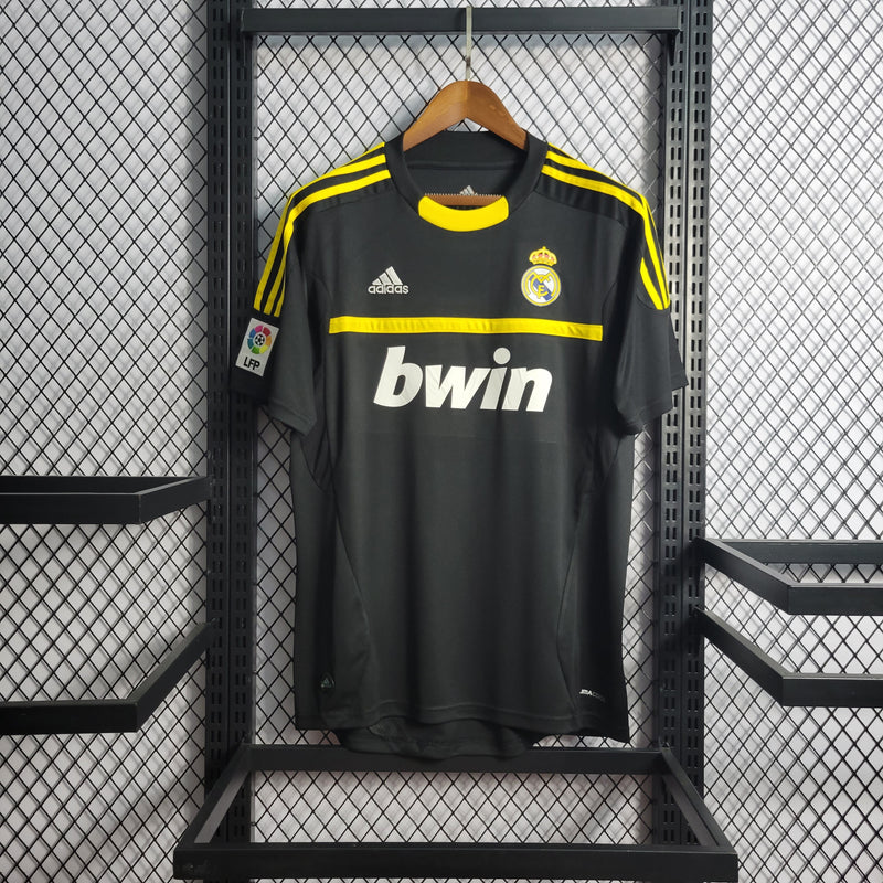 Imagem do produto Camisa Real Madrid Goleiro Preta 11/12 - Versão Retro com entrega para brasileiros no Reino Unido