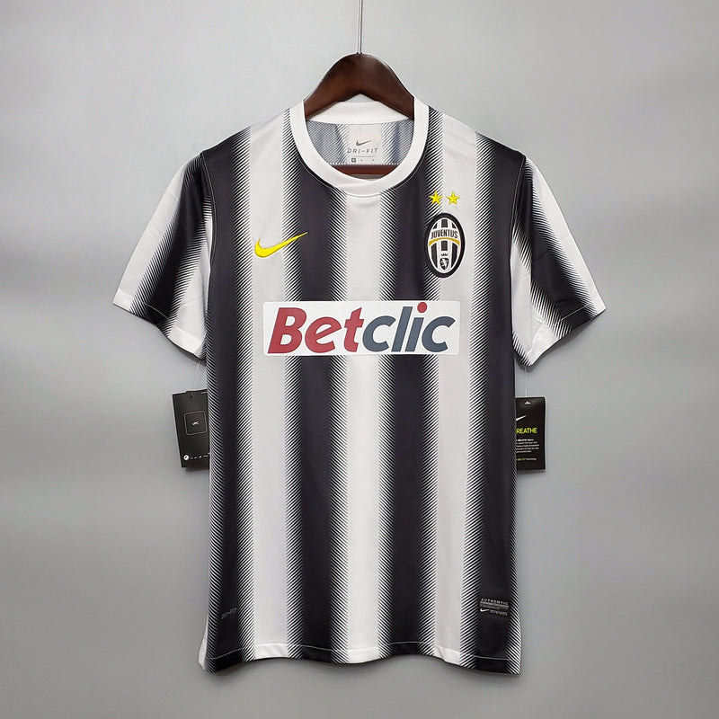 Imagem do produto Camisa Juventus Titular 11/12 - Versão Retro com entrega para brasileiros no Reino Unido