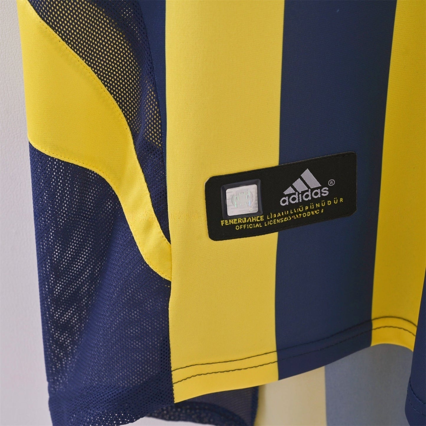 Fenerbahce 05/06 Home Retro Jersey - adidas hem label detail