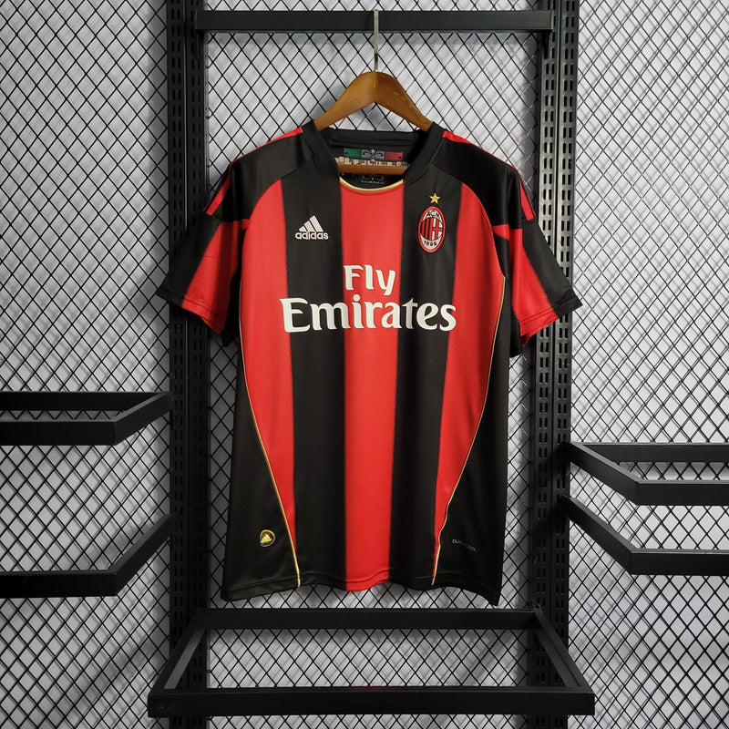 Imagem do produto Camisa Milan Titular 10/11 - Versão Retro com entrega para brasileiros no Reino Unido