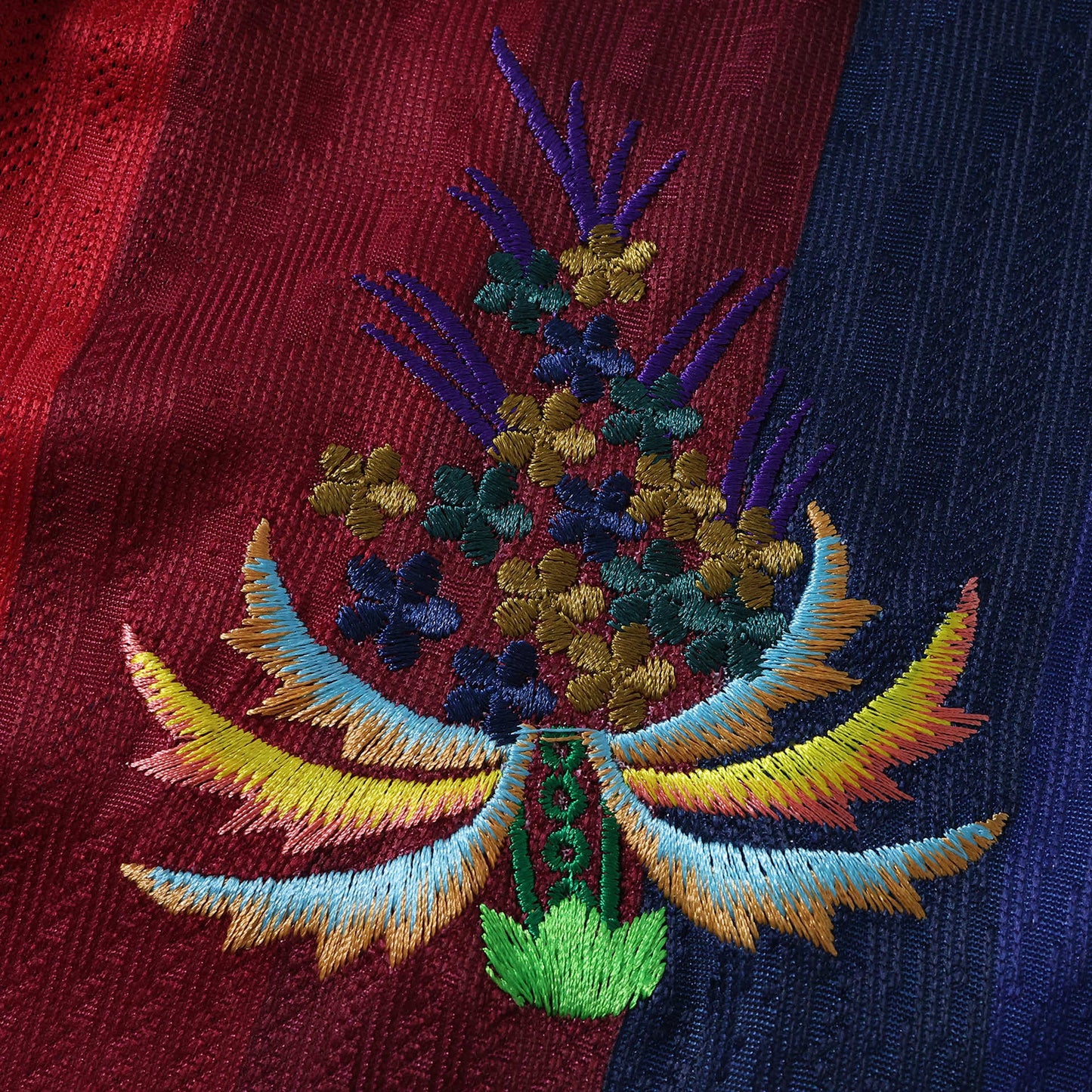 Barcelona 26/27 Home Embroidered Player Jersey - shoulder embroidery detail