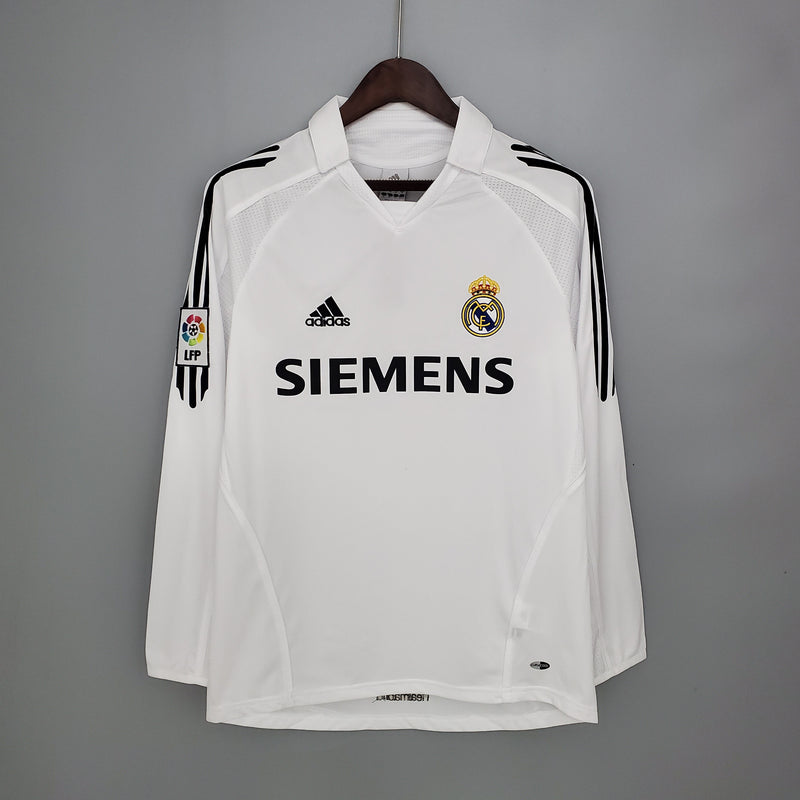 Imagem do produto Camisa Real Madrid Titular 05/06 - Versão Retro Manga Comprida com entrega para brasileiros no Reino Unido