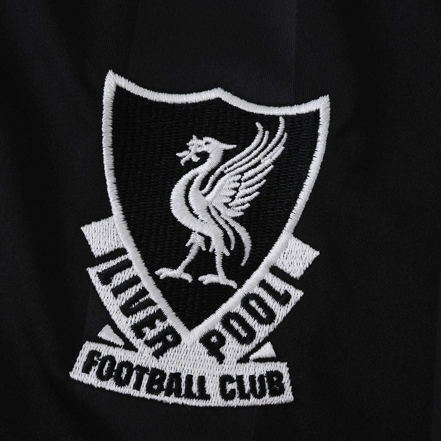Liverpool 25/26 Goalkeeper Black Jersey - crest detail
