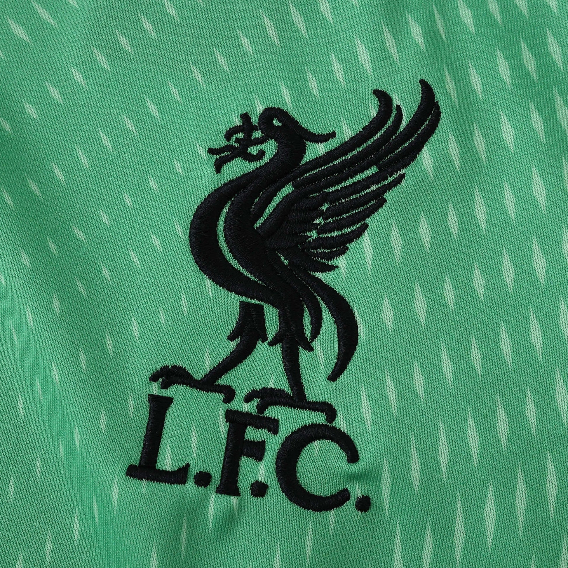 Liverpool 25/26 Goalkeeper Green Jersey - crest detail