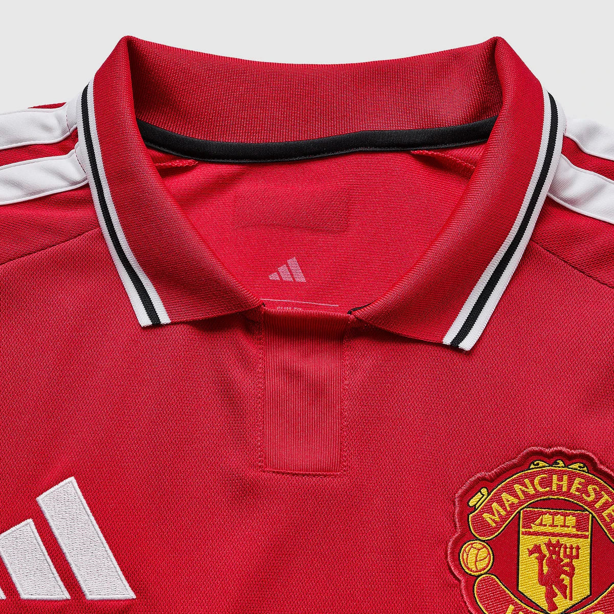 Manchester United 26/27 Home Long Sleeve Jersey - collar detail