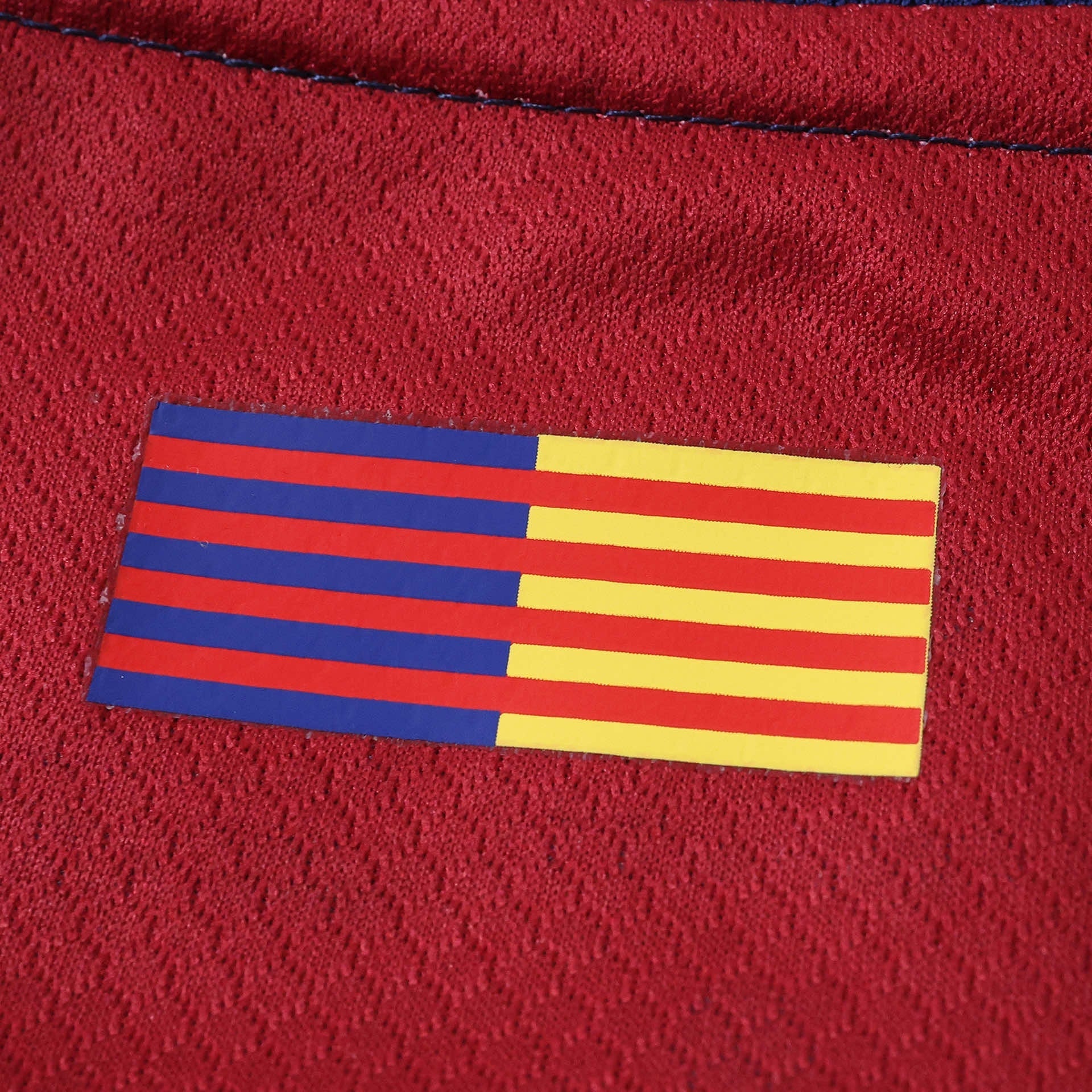 Barcelona 25/26 Home Kids Kit Ed Sheeran - sponsor detail