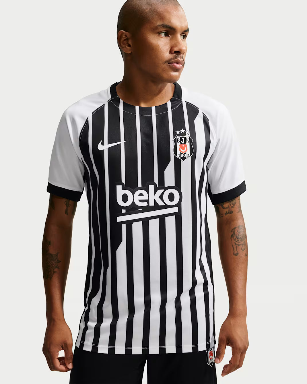 Besiktas 26/27 Away Jersey - worn by model front