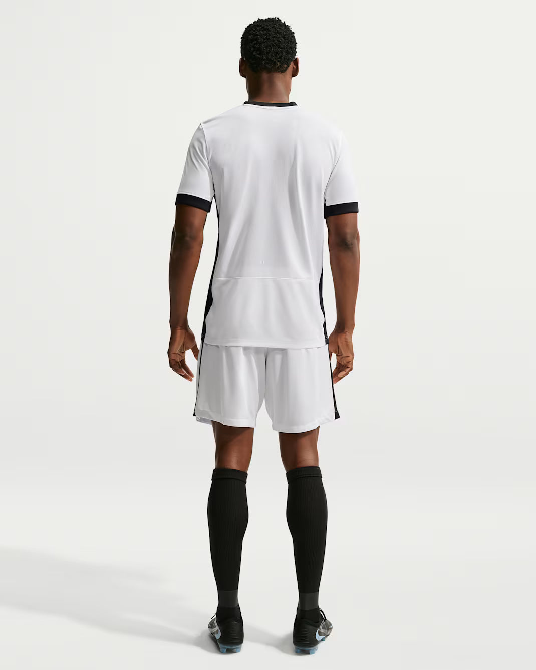 Besiktas 26/27 Home Jersey - worn by model full kit back