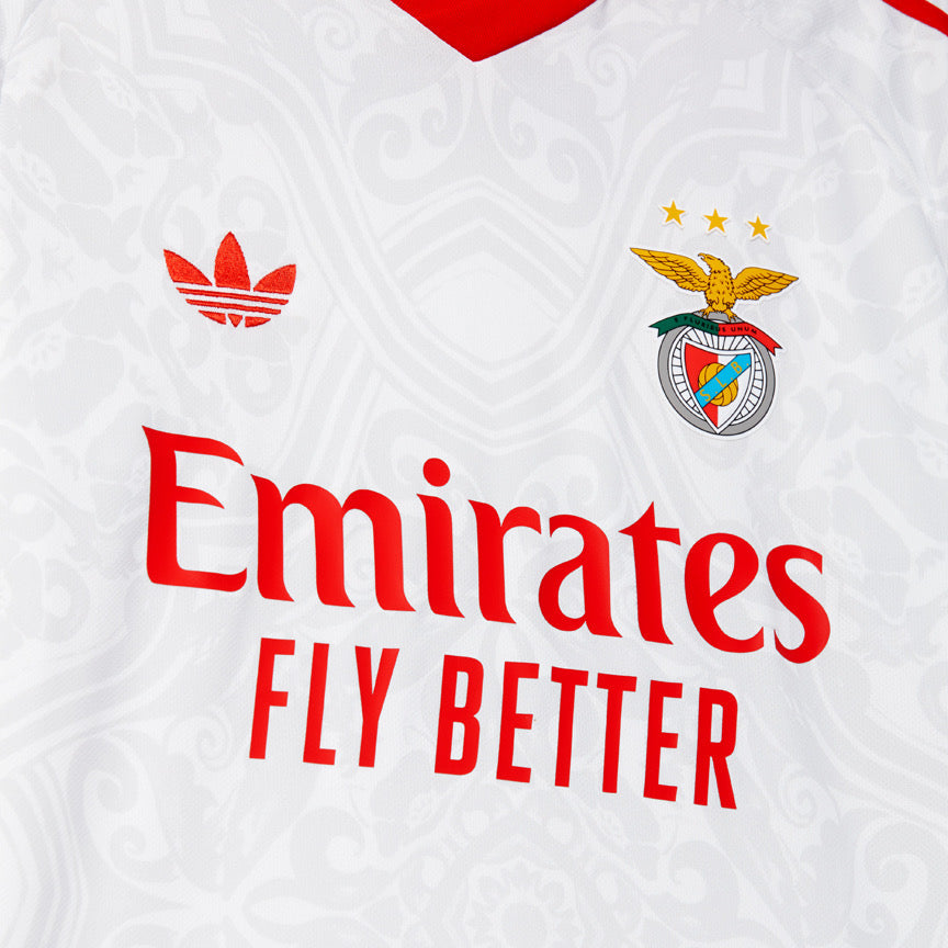 Benfica 2026/27 away jersey - crest detail