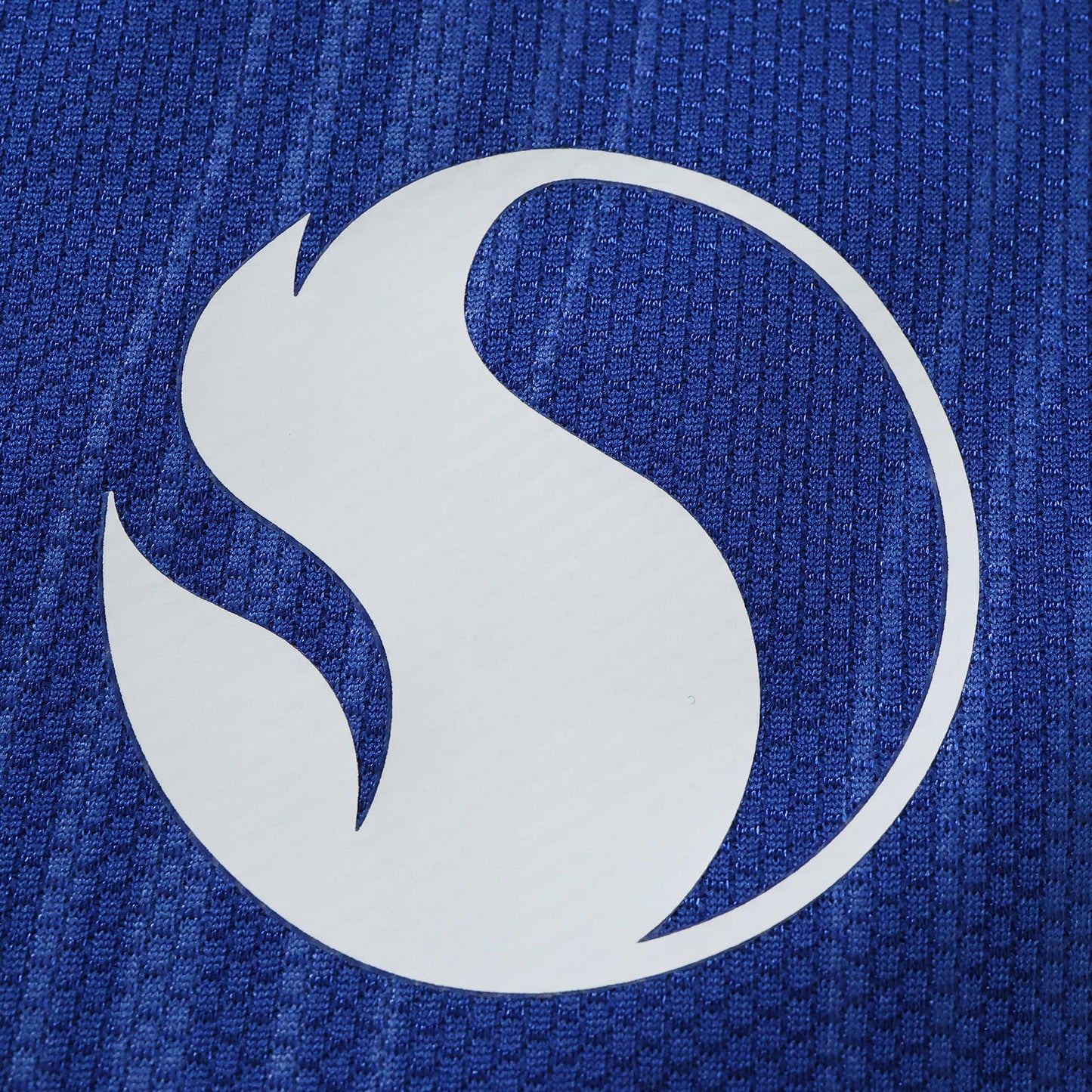 Manchester United 26/27 Away Long Sleeve Jersey - sponsor logo detail