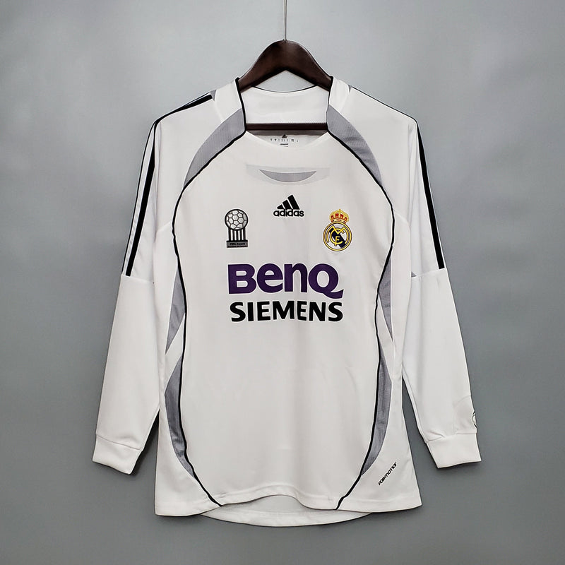 Imagem do produto Camisa Real Madrid Titular 06/07 - Versão Retro Manga Comprida com entrega para brasileiros no Reino Unido