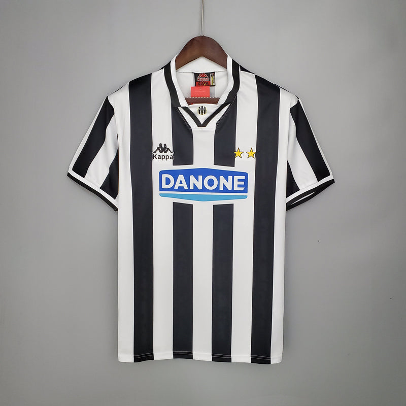 Imagem do produto Camisa Juventus Titular 94/95 - Versão Retro com entrega para brasileiros no Reino Unido