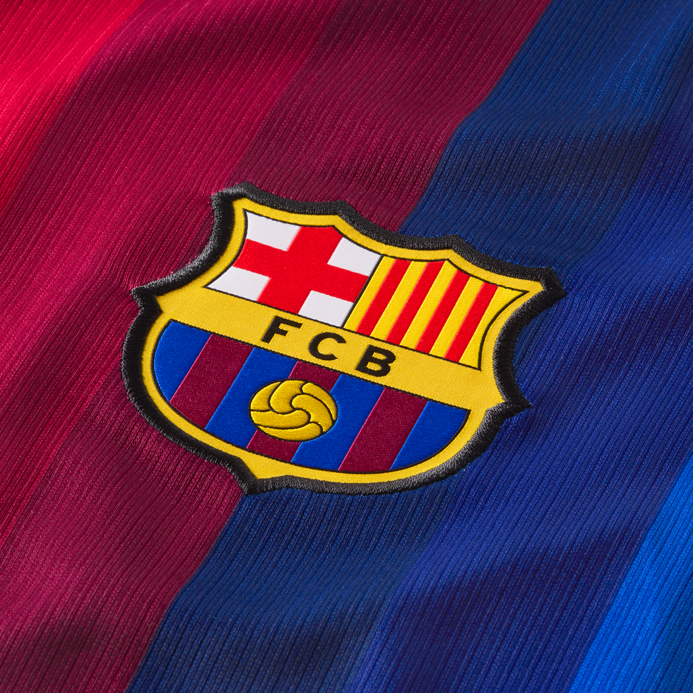 Barcelona 26/27 Home Kids Kit - crest detail