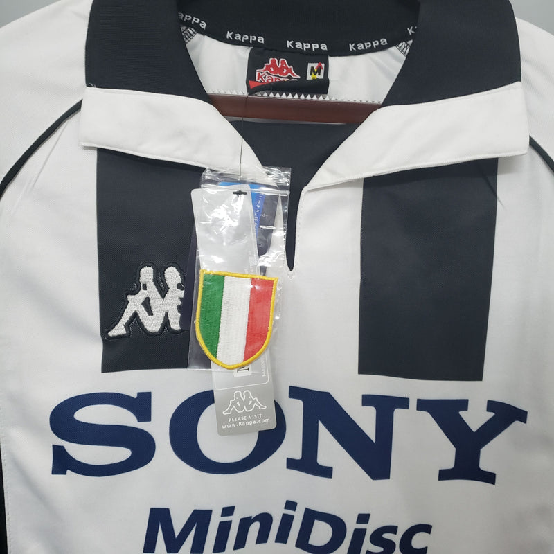 Juventus Home Shirt 97/98 - Retro Version