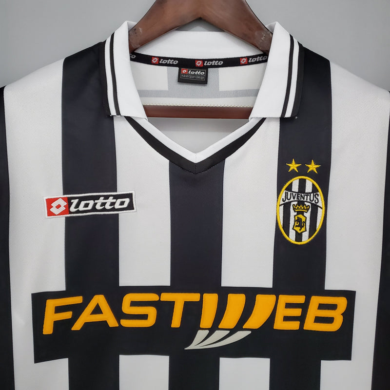 Juventus Home Shirt 01/02 - Retro Version