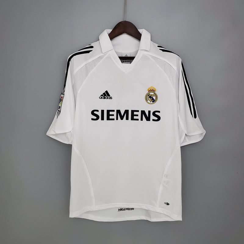 Imagem do produto Camisa Real Madrid Titular 05/06 - Versão Retro com entrega para brasileiros no Reino Unido