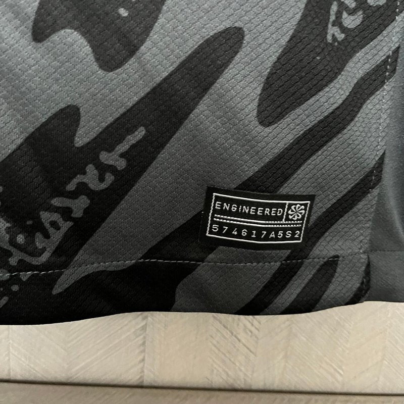 Camisa de goleiro preta do Liverpool 24/25 - Versão Torcedor 