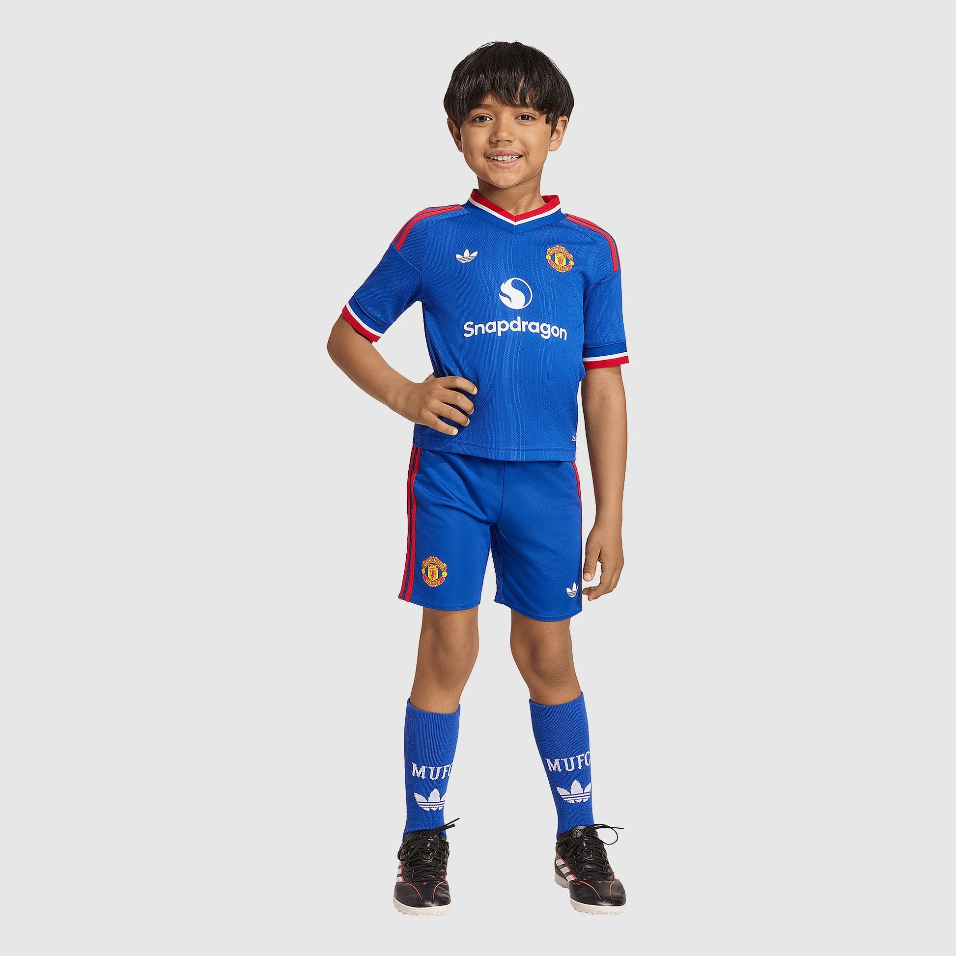 Manchester United 26/27 Away Kids Kit - worn by model front