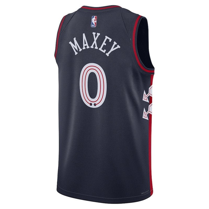 Camisa NBA Tyrese Maxey Philadelphia 76ers Unissex 23/24 - Azul Marinho - Edição City 